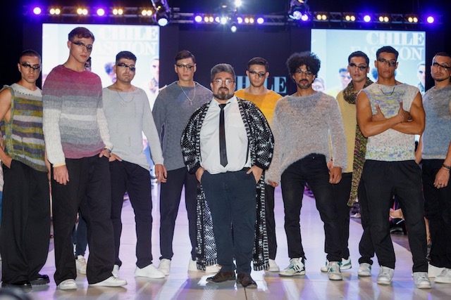Alejandro Lagos con su colección, Chile Fashion Week